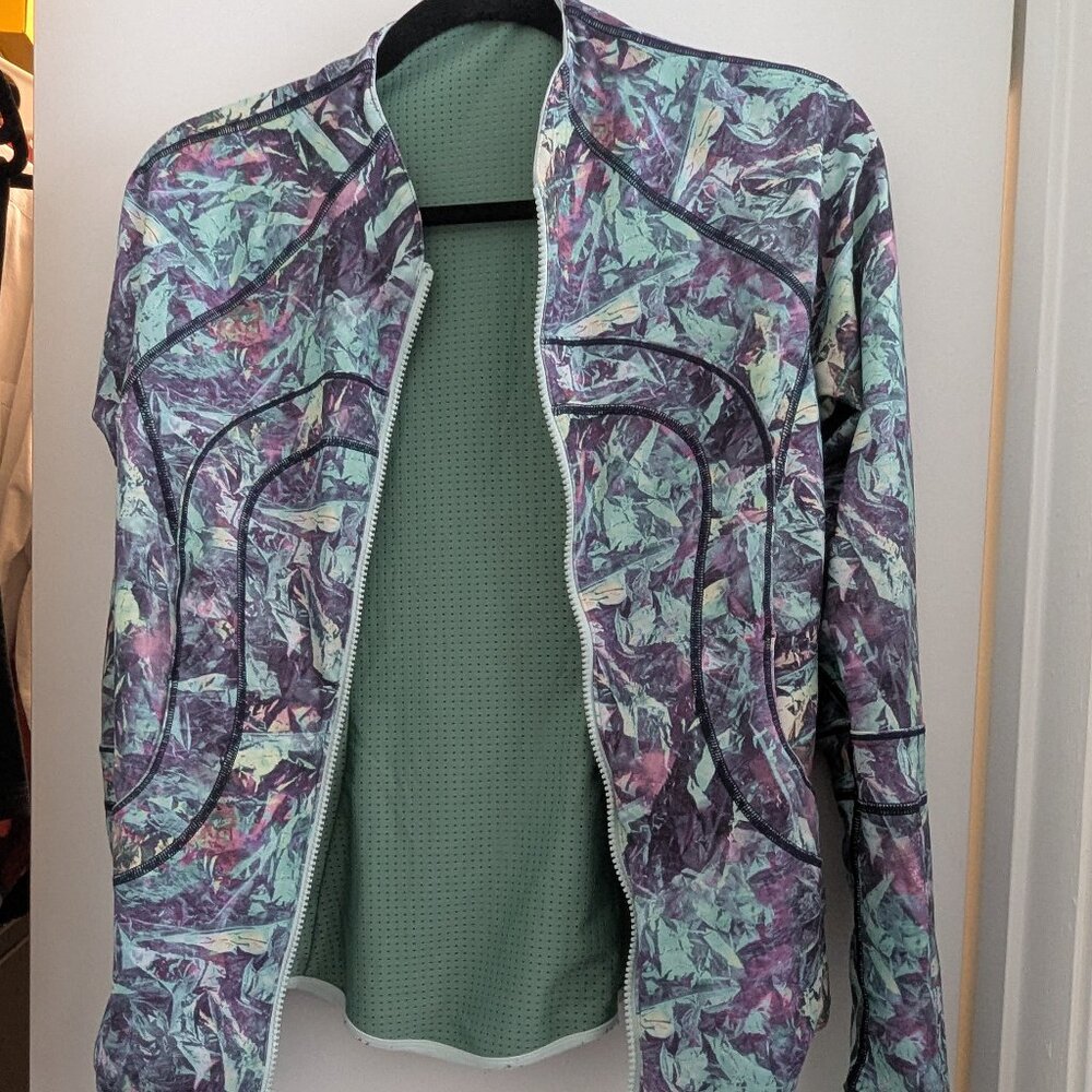 Lululemon Find Your Bliss reversible jacket